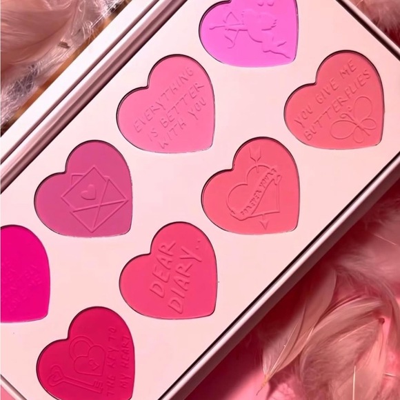 P. Louise My First Blush Palette Romantic Pink Hues Hearts BNIB - Picture 1 of 14